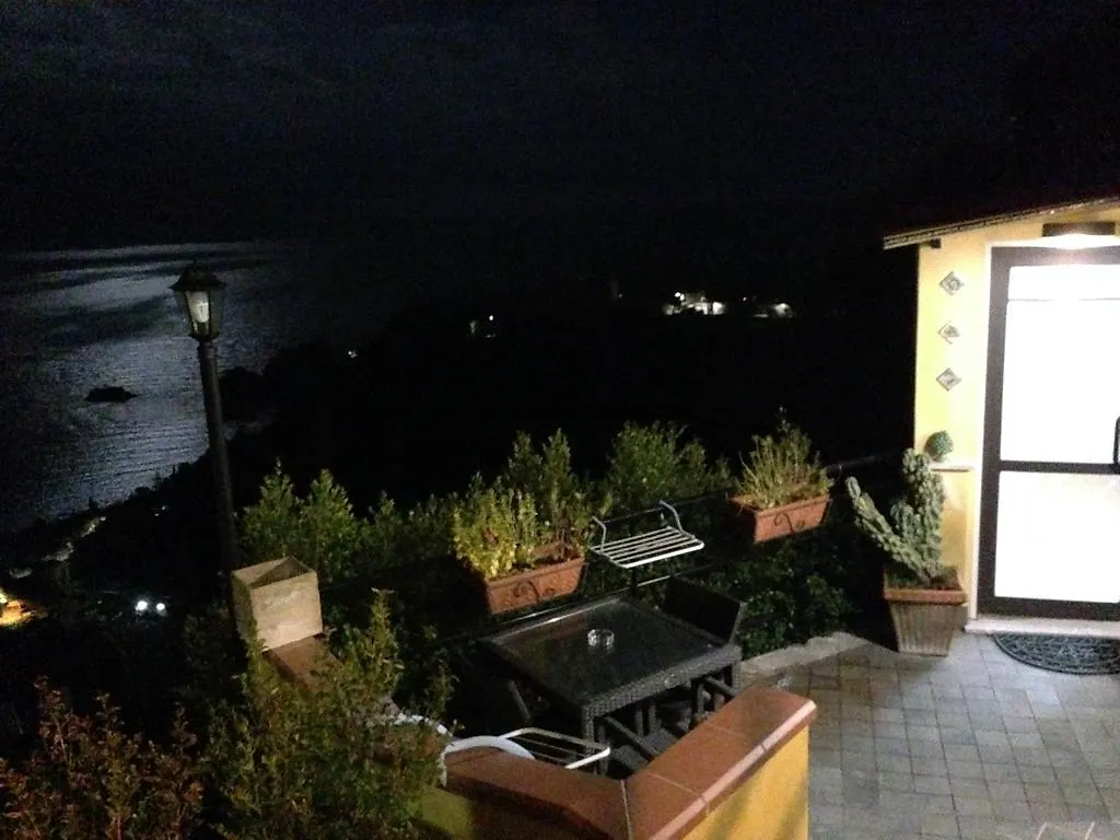B&B La Terrazza Sul Mare Ταορμίνα 3*,