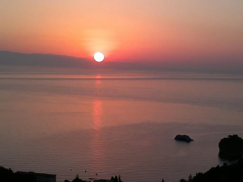 *** Couette-café B&B La Terrazza Sul Mare Taormine Italie